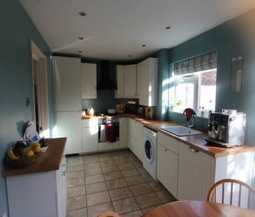 Worle, Weston-super-Mare, North Somerset - Photo 2