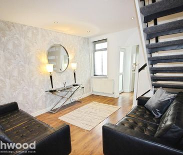 2 bedroom maisonette to rent - Photo 4