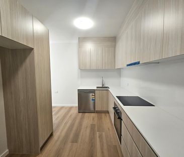 Fully renovated 4-bedroom house with 2 extra rooms in the heart of ... - Photo 4