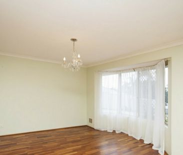 Family Home - EASY TO MAINTAIN - Photo 3