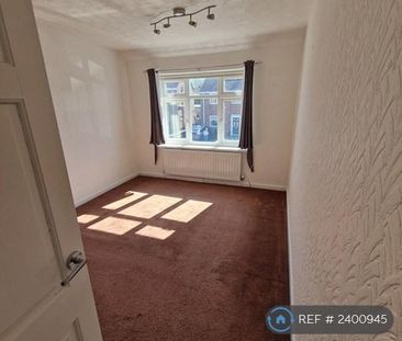 2 bedroom semi-detached house to rent - Photo 5
