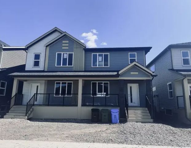 Brand New Cozy 3 Bedroom 2.5 Bath Duplex | 678 - 678 Wolf Willow Boulevard Southeast, Calgary - Photo 1