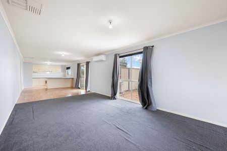 Great family Home in Quiet Court - Photo 3