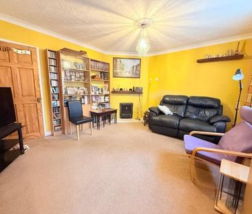 3 bedroom semi-detached house to rent - Photo 2