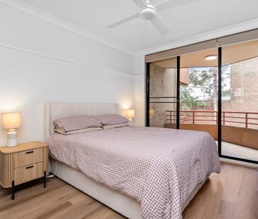 Stylish Two-Bedroom Apartment with Modern Interiors - Photo 3