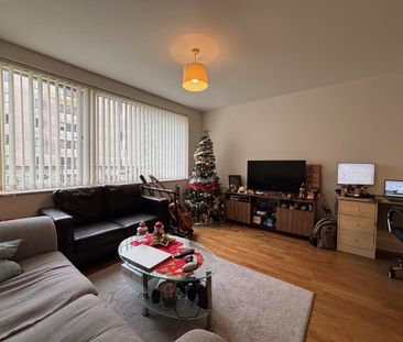 Altair, Celestia, Cardiff Bay - Photo 2