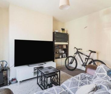 2 bedroom semi-detached house to rent - Photo 5