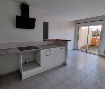 Location Appartement 2 pièces 46m² GALLARGUES LE MONTUEUX 30660 - Photo 1