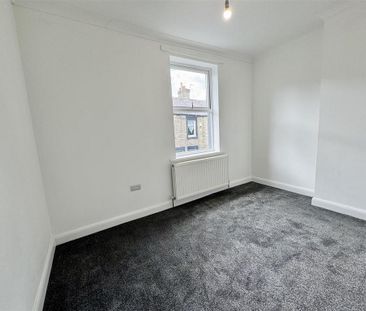 2 bedroom end of terrace house to rent - Photo 1