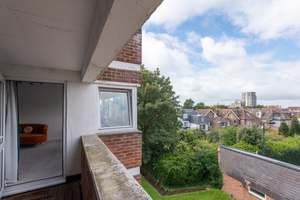 1 Bed Flat, The Drive, BN3 - Photo 1
