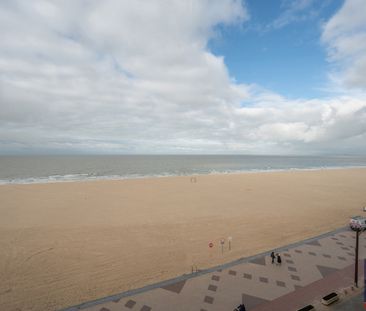 Ongemeubeld appartement op de zeedijk in het Zoute - Foto 1