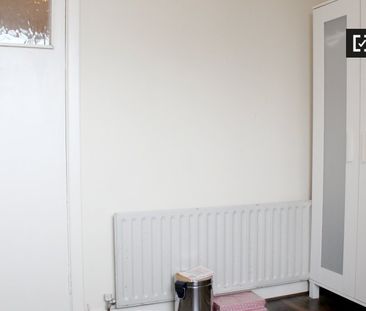 Room in shared apartment for rent in Walkinstown, Dublin - Photo 3