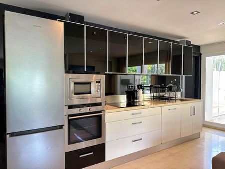 Alquiler Apartamento en Este - Golf Río Real, Marbella - Photo 4