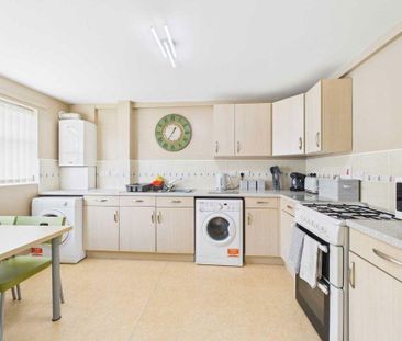 3 bedroom apartment to rent - Photo 3