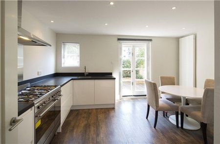 4 bedroom end of terrace house to rent - Photo 5