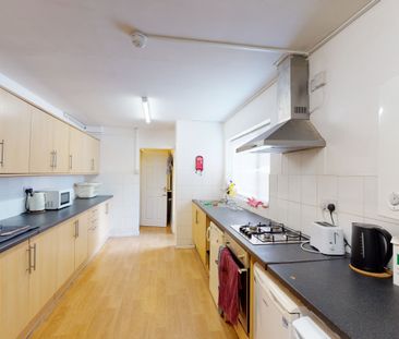 Carholme Road - 4 Bed Student Let - Photo 2