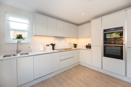 3 bedroom flat to rent - Photo 3