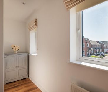 3 bedroom end of terrace house to rent - Photo 1