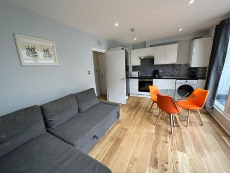 1 bedroom flat to rent - Photo 2