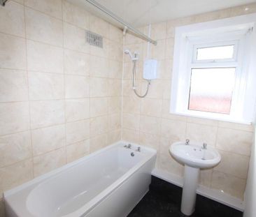 2 bedroom semi-detached house to rent - Photo 2