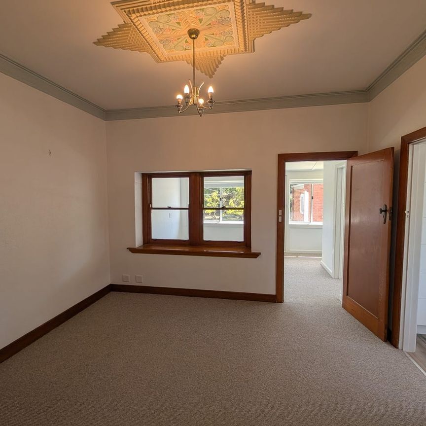 CENTRAL, PRIME POSITION - Photo 1