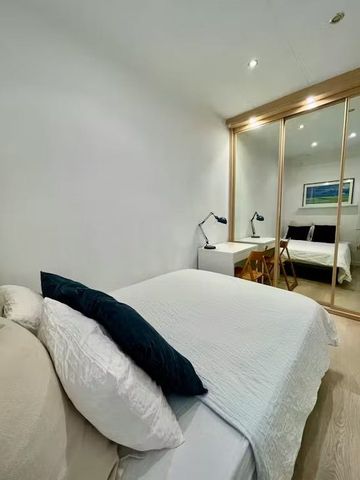 Carrer de l'Atlàntida, Barcelona, Catalonia 08003 - Foto 2