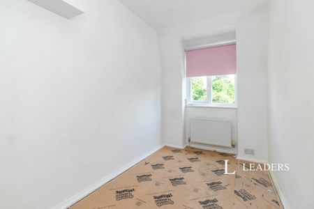 Ruden Way, Epsom, KT17 - Photo 2