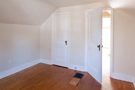 For Lease - 40 Lippincott Street, Toronto, Ontario - Photo 5