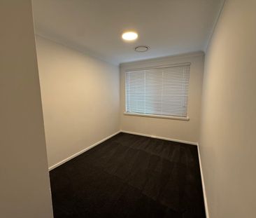 Spacious Family Home in Duncraig - Photo 3