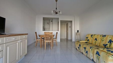 Location Appartement 2 pièces 38m² ST LAURENT DU VAR 06700 - Photo 2