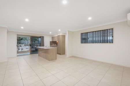 Contemporary Pimpama Family Home Available Now! - Photo 4