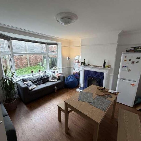 Carlyle Avenue, Brighton, BN2 - Photo 1