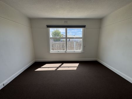 You'll Love, Living Here! - Photo 3