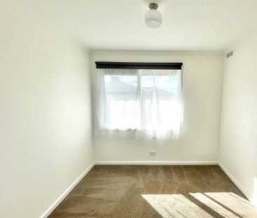 Churchill is calling you home - Photo 3