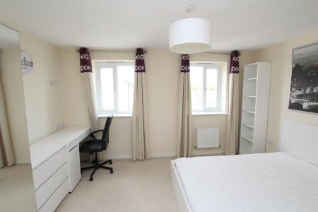 5 bedroom terraced house to rent - Photo 2