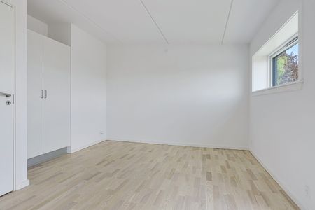 Rækkehus med attraktivt beliggenhed - Foto 3