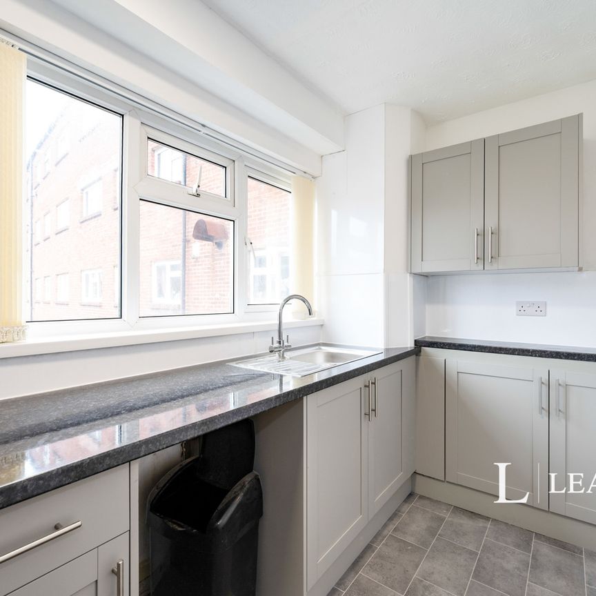 1 bedroom apartment to rent High Street, Portsmouth, PO1 - Photo 1