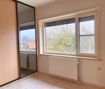 Ruim appartement met 2 slaapkamers, balkon + optionele garage. - Photo 4