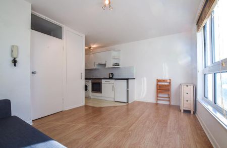 Studio to rent - Photo 2