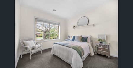 Tidy Home in Sought-After Lake Gardens - Photo 4