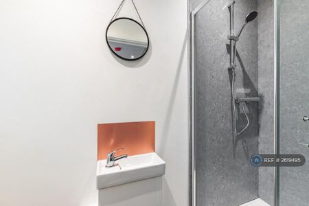 1 bedroom in a house share to rent - Photo 5