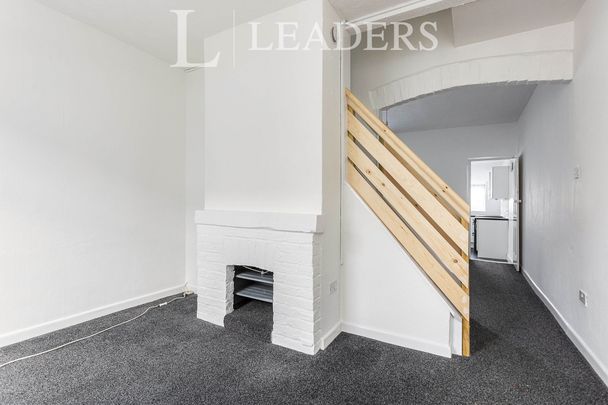 2 bedroom house to rent Methuen Road, Southsea, PO4 - Photo 1