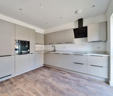 3 bedroom semi-detached house to rent - Photo 6