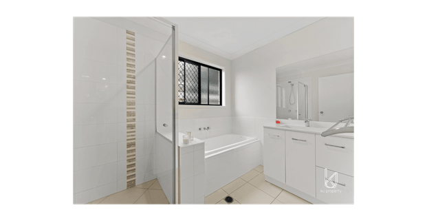 16 Frederick Pl, Park Ridge, Qld 4125 - Photo 1