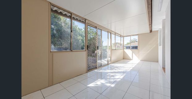 Ready To Entertain! - Photo 1