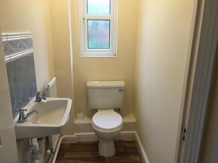 2 bedroom terraced house for rent - Photo 5