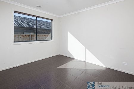 34 Almondsbury Avenue, Berwick - Photo 2