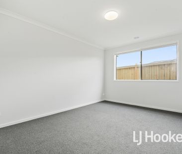 Four Bedroom Home! - Photo 3