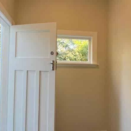 Charming Newly Renovated 4-Bedroom House for Rent - Photo 4