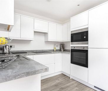 5 bedroom semi-detached house to rent - Photo 3